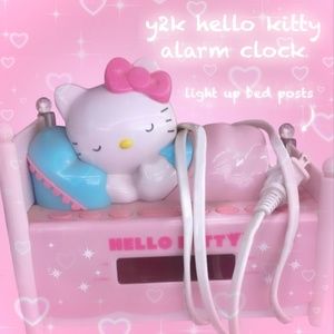 pink hello kitty radio and alarm clock